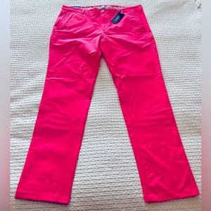 BRAND NEW Hot Pink Men’s Vineyard Vines On The Go pant Size 38x32